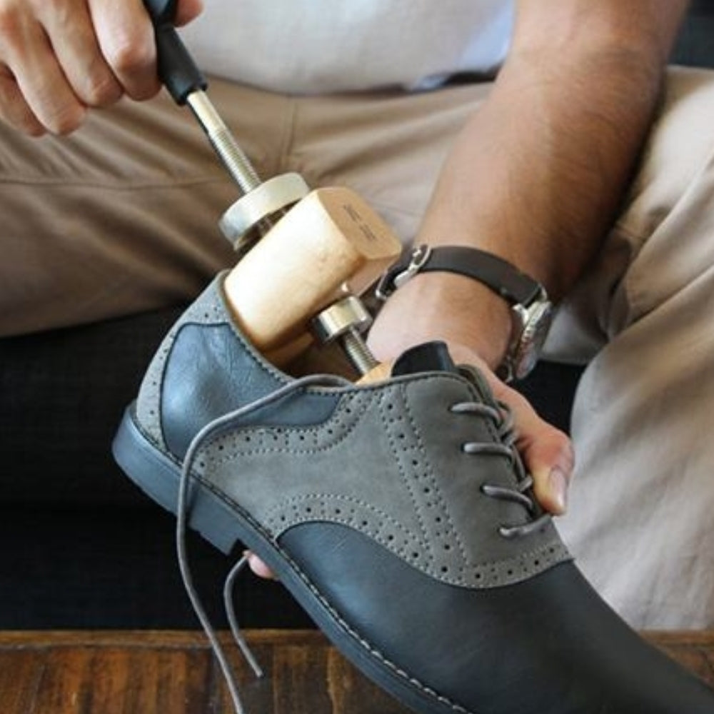 Cách làm giày giãn ra