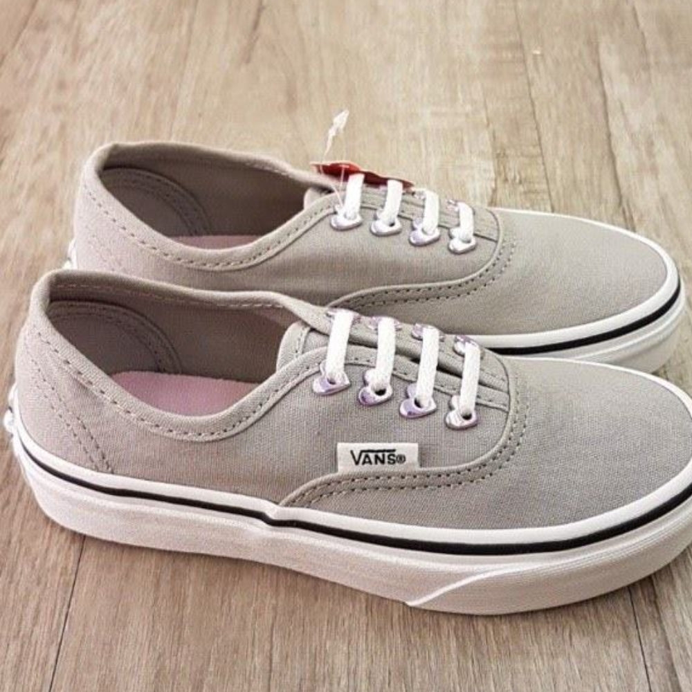 Cách thắt dây giày 4 lỗ