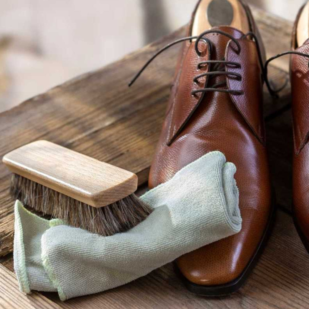 Cách vệ sinh giày da