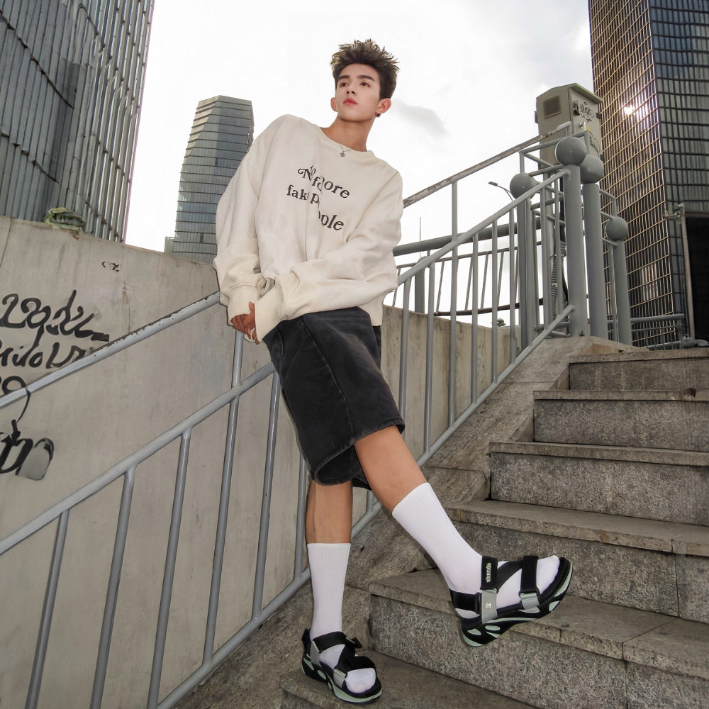 Chân đen đi giày màu gì