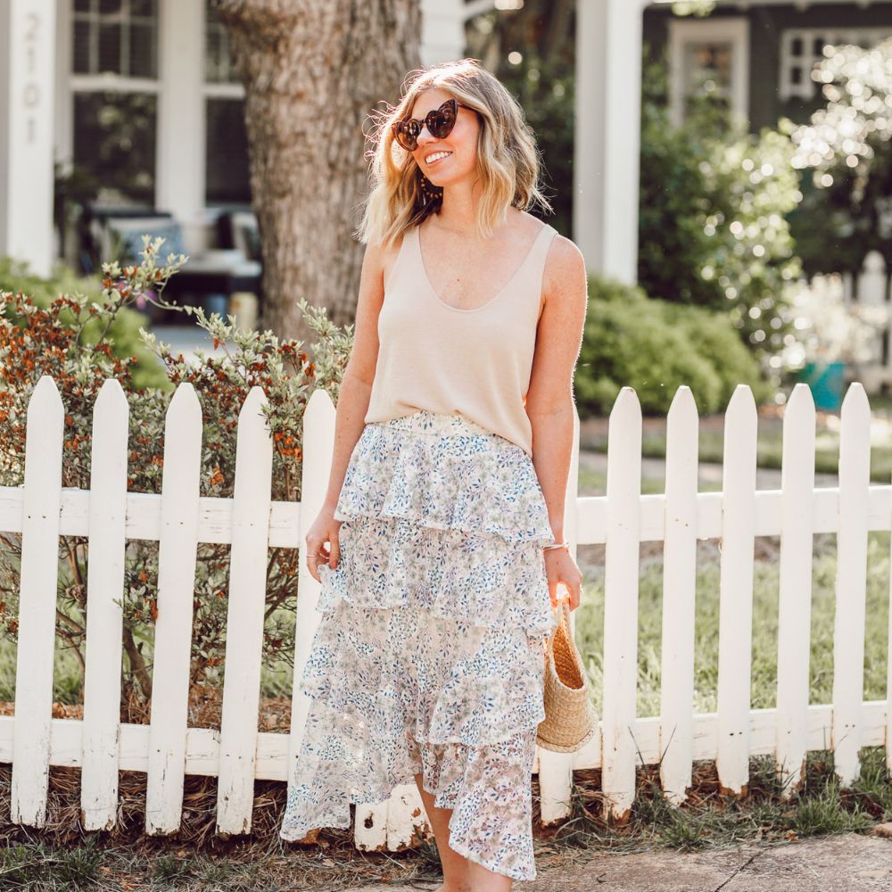 Chân váy midi là gì? Ai là người phù hợp để mặc chúng