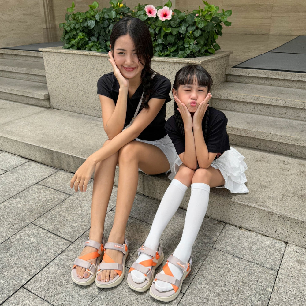 Sandal cho bé gái đi học
