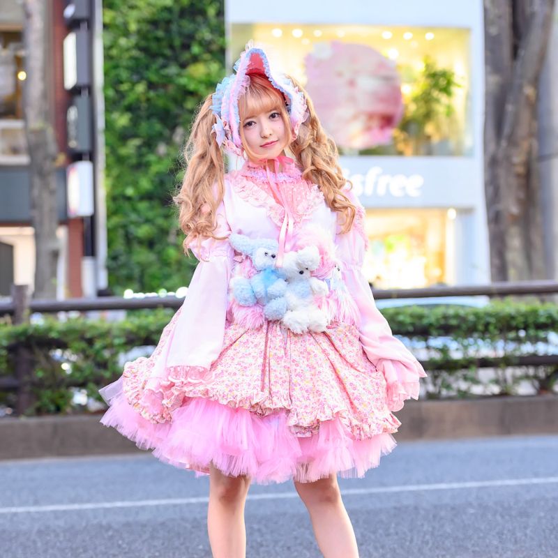 Lolita là gì? Tất tần tật về phong cách tiểu thư Nhật Bản