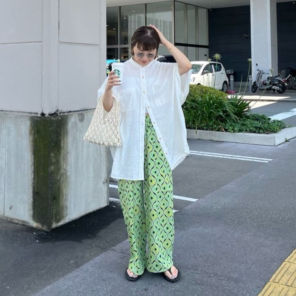 Phối đồ với áo sơ mi oversize nữ không khó như bạn nghĩ với 7 outfit sau đây