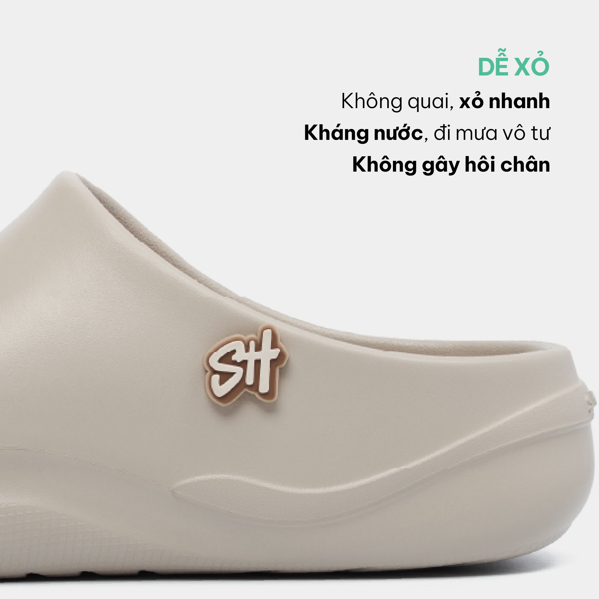 Clog Suke nam nữ nhựa đúc gắn charm nâu nhạt