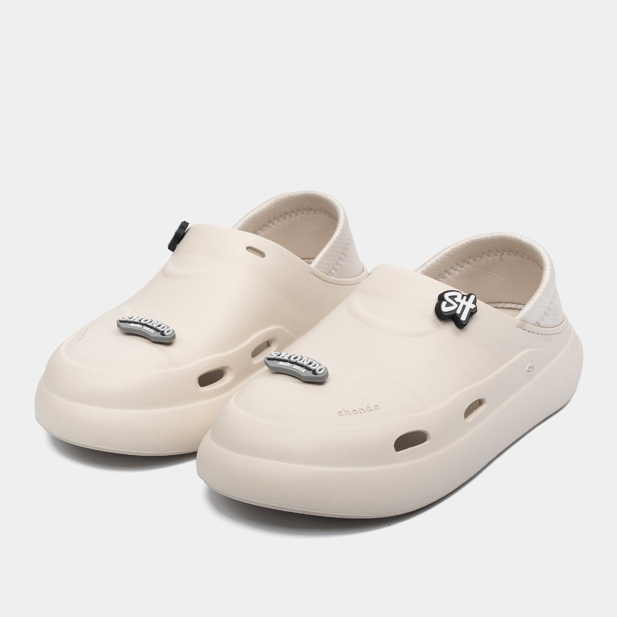 Giày sneaker Class 3 không cột dây trắng