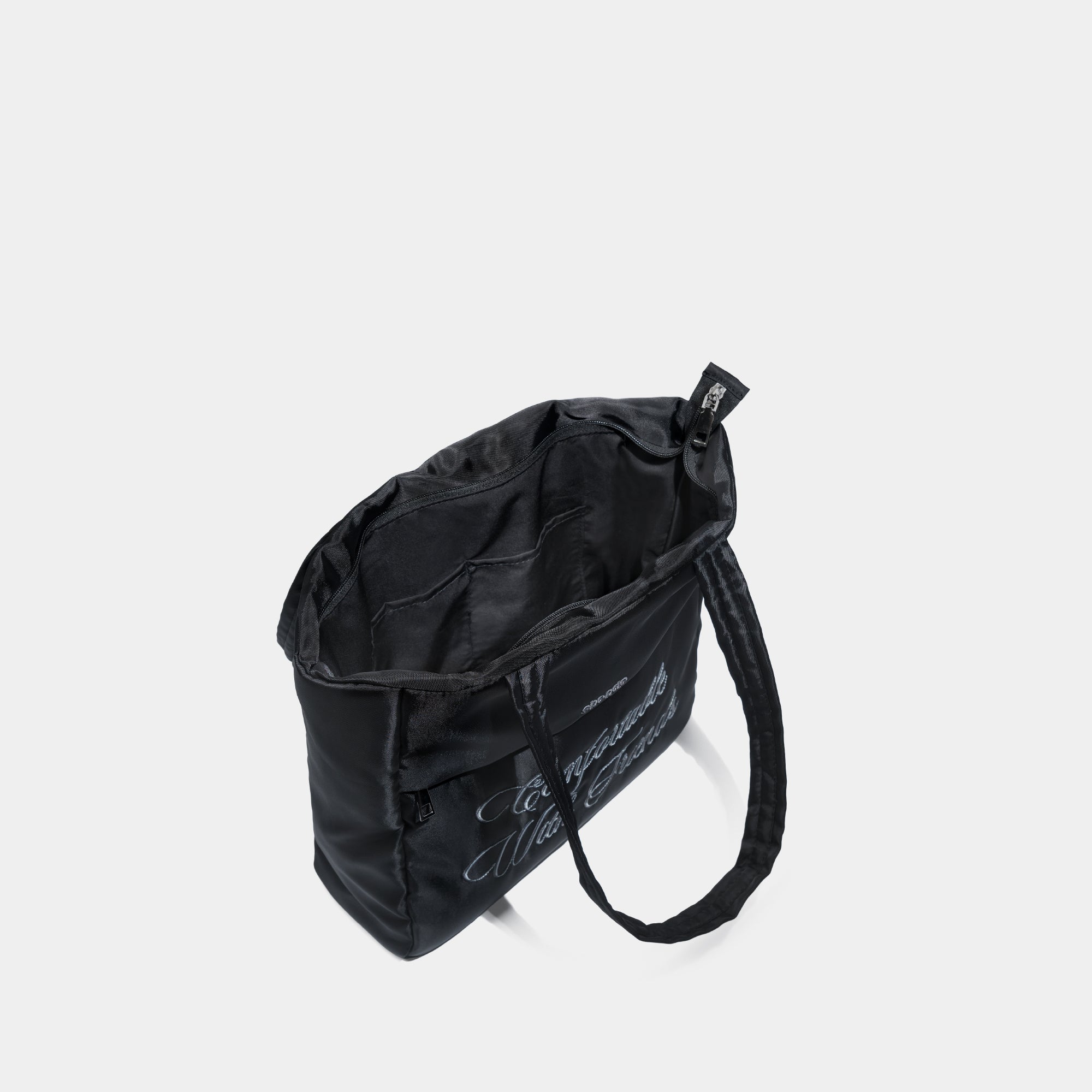 Túi tote phao thêu slogan đen