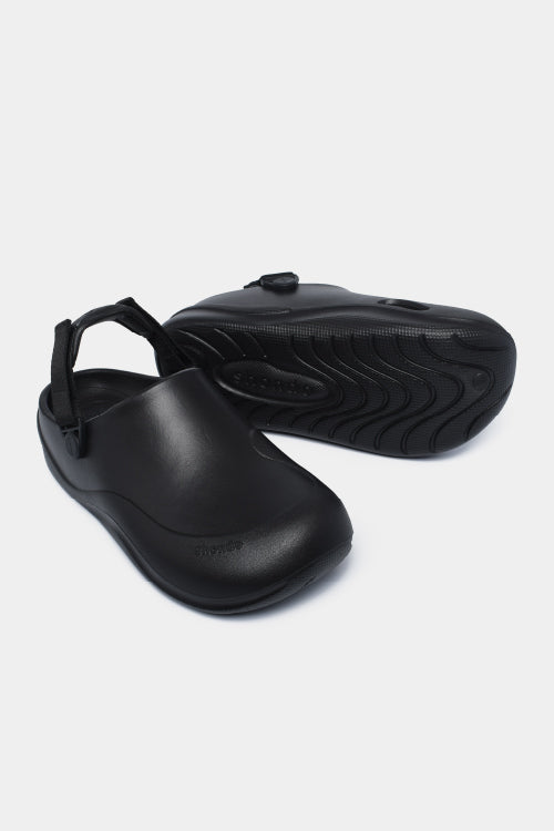 SUKE black plastic molded clogs for men and women