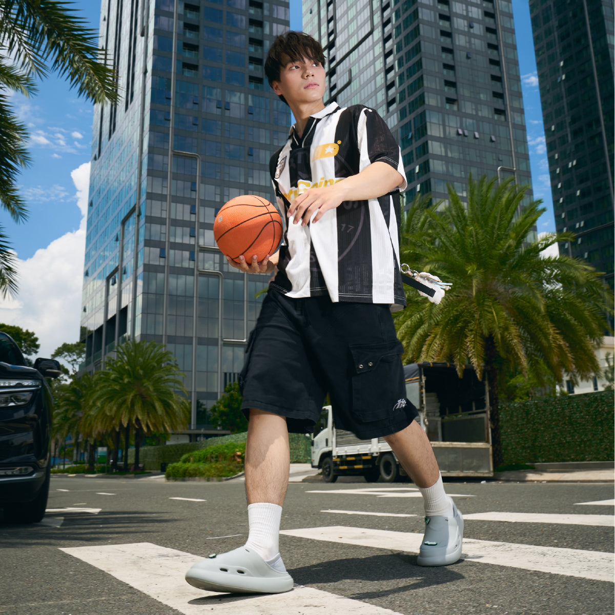 Giày sneaker Class 3 không dây xám