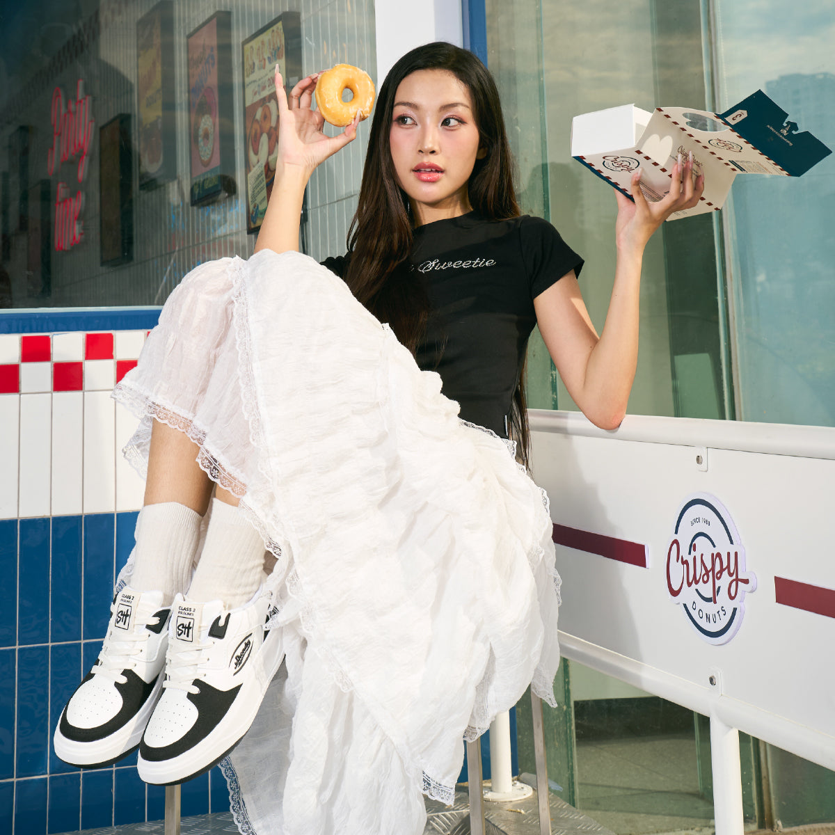 Giày sneaker Class 2 logo Shondo nam nữ trắng đen