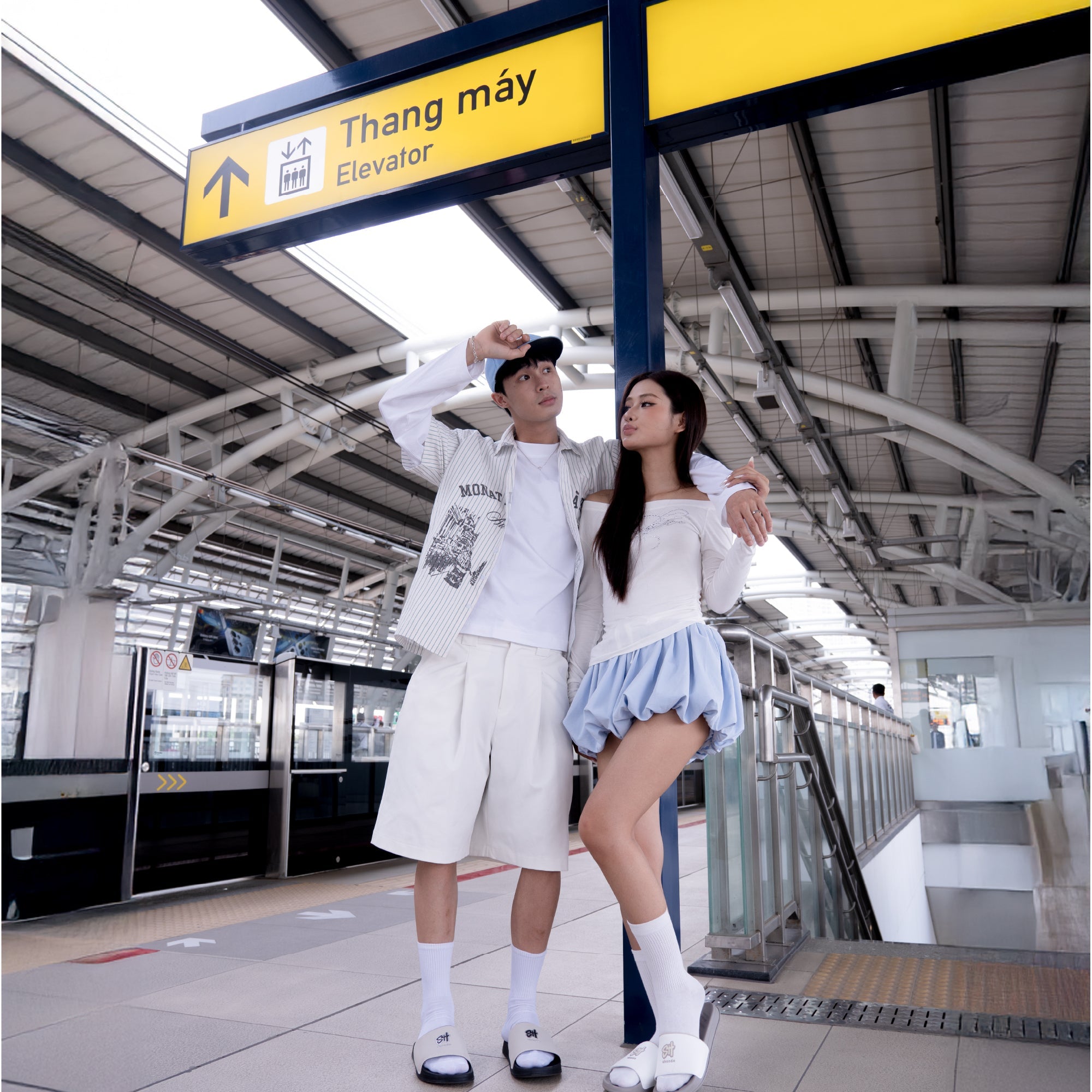 Dép Trendy 2 logo SH TPU nâu trắng