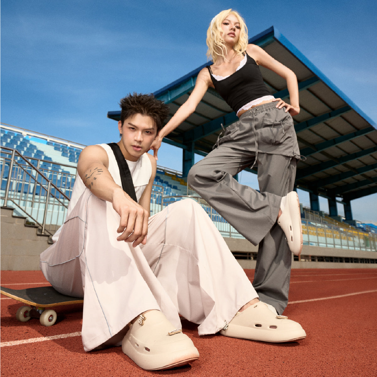 Giày sneaker Class 3 không cột dây trắng