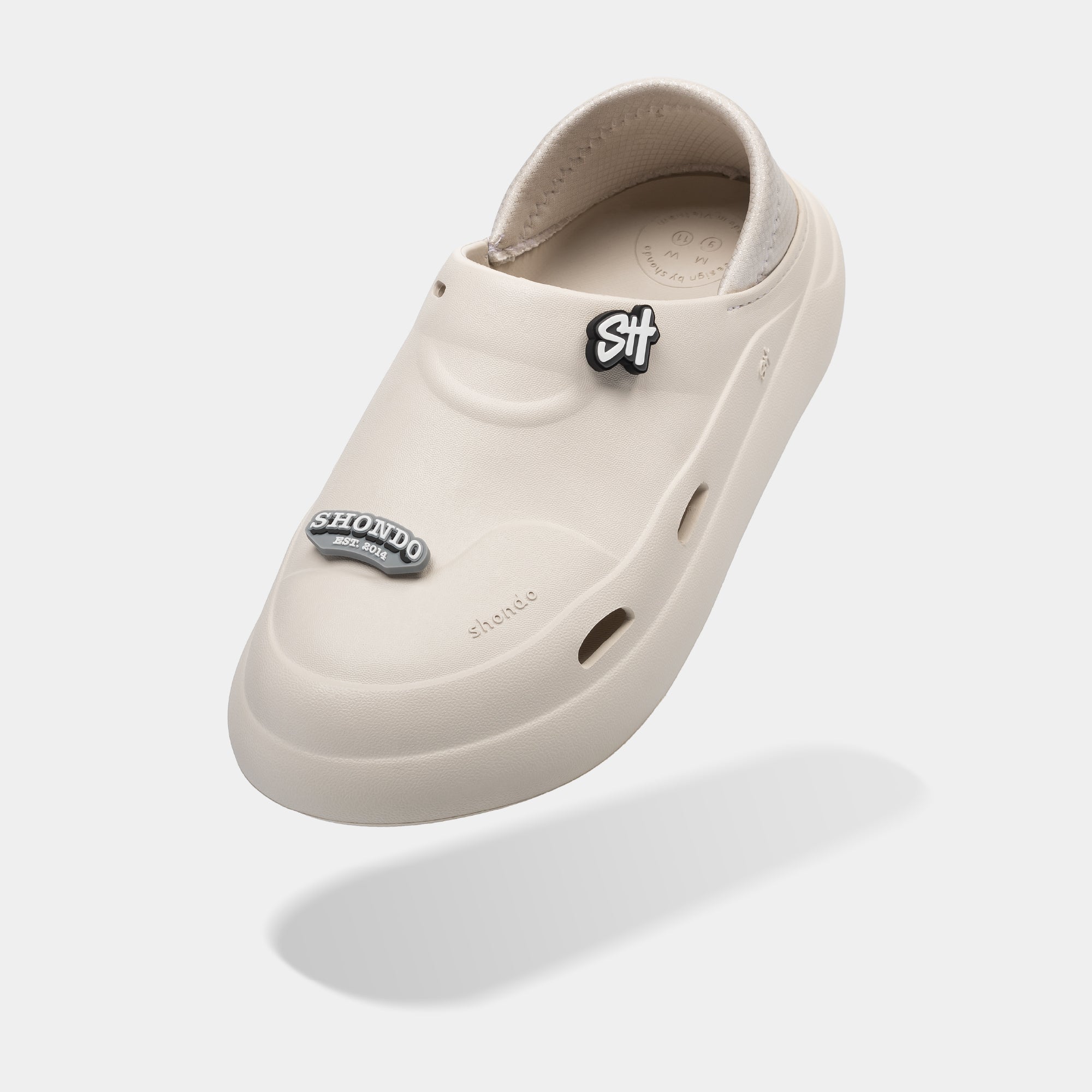 Giày sneaker Class 3 không cột dây trắng