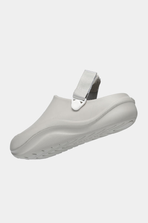 SUKE plastic molded clogs for men and women gray