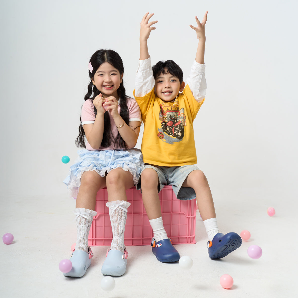 Clog Little Suke bé trai nhựa đúc xanh đậm