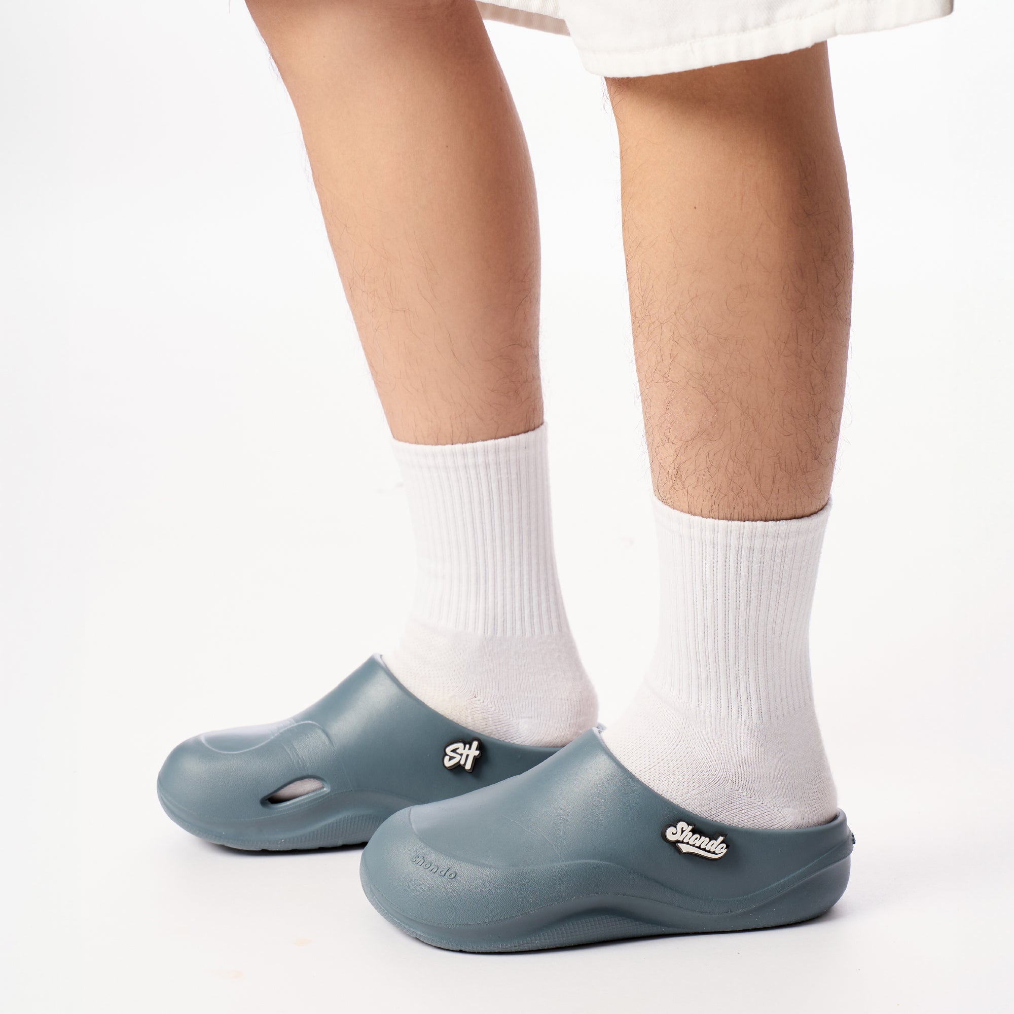 Clog Suke nam nữ nhựa đúc gắn charm xanh dương đậm