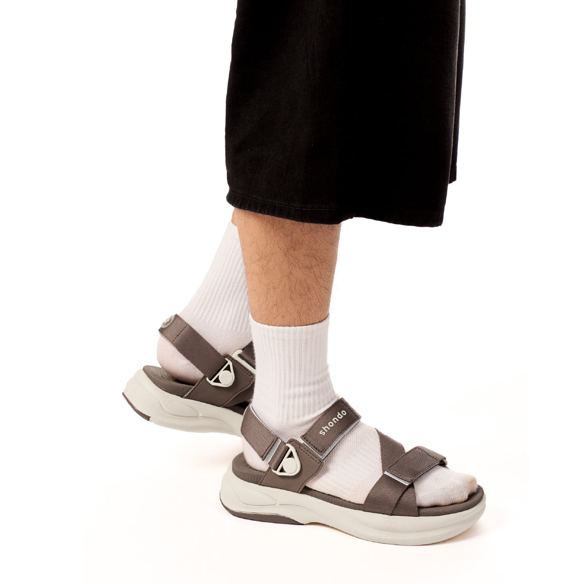 Sandal nam nữ F8B quai xoay nâu đậm