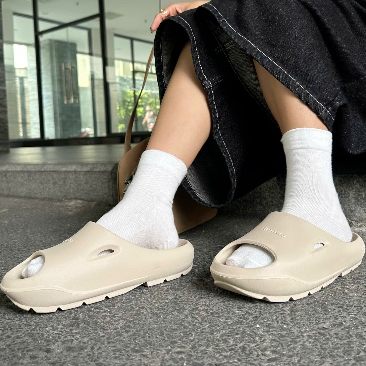 Dép bánh mì nhựa đúc Trendy 6 nam nữ be