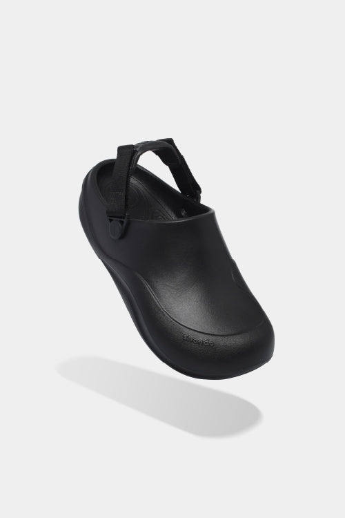 SUKE black plastic molded clogs for men and women