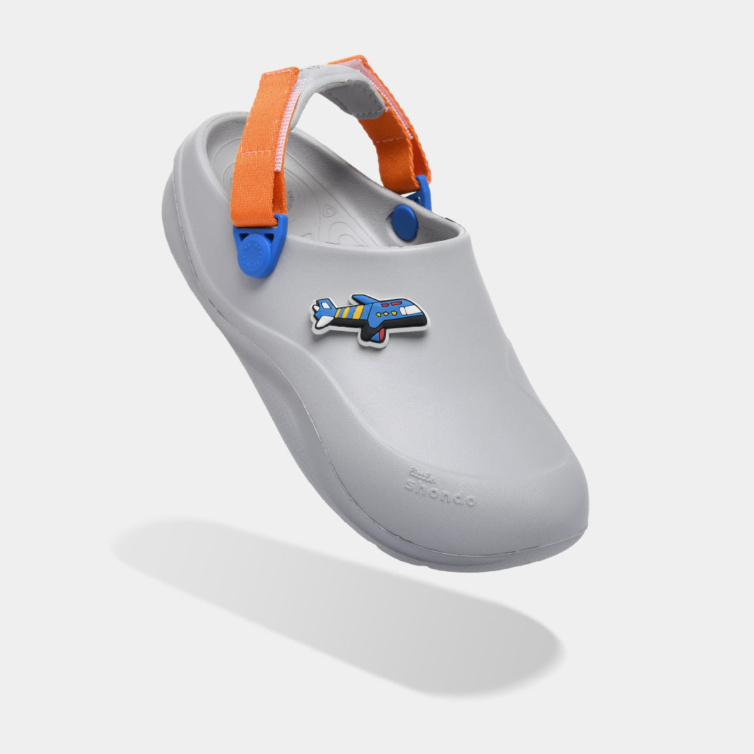 Clog Little Suke bé trai nhựa đúc xám