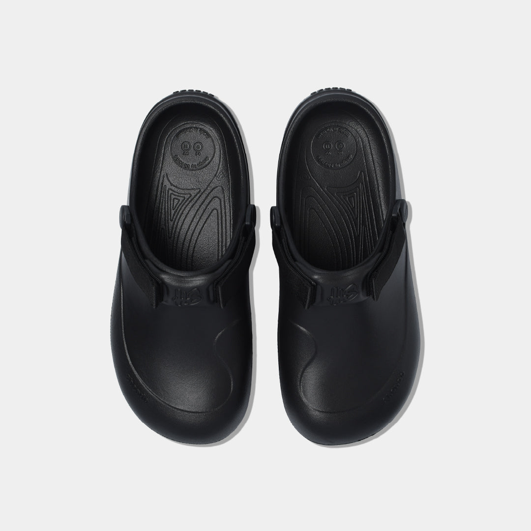 SUKE black plastic molded clogs for men and women