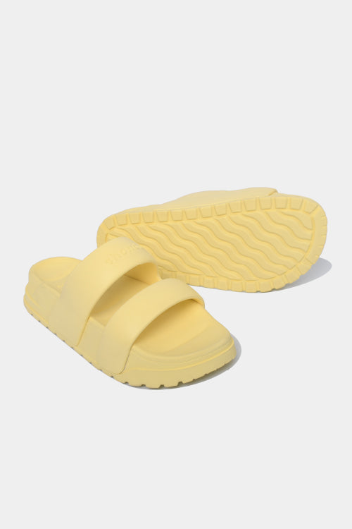 Trendy bread slippers with 4 yellow plastic straps