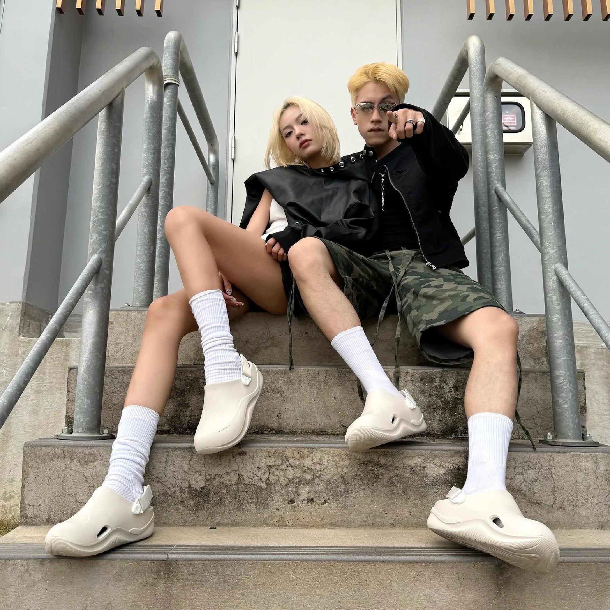 Clog SUKE nhựa đúc nam nữ trắng