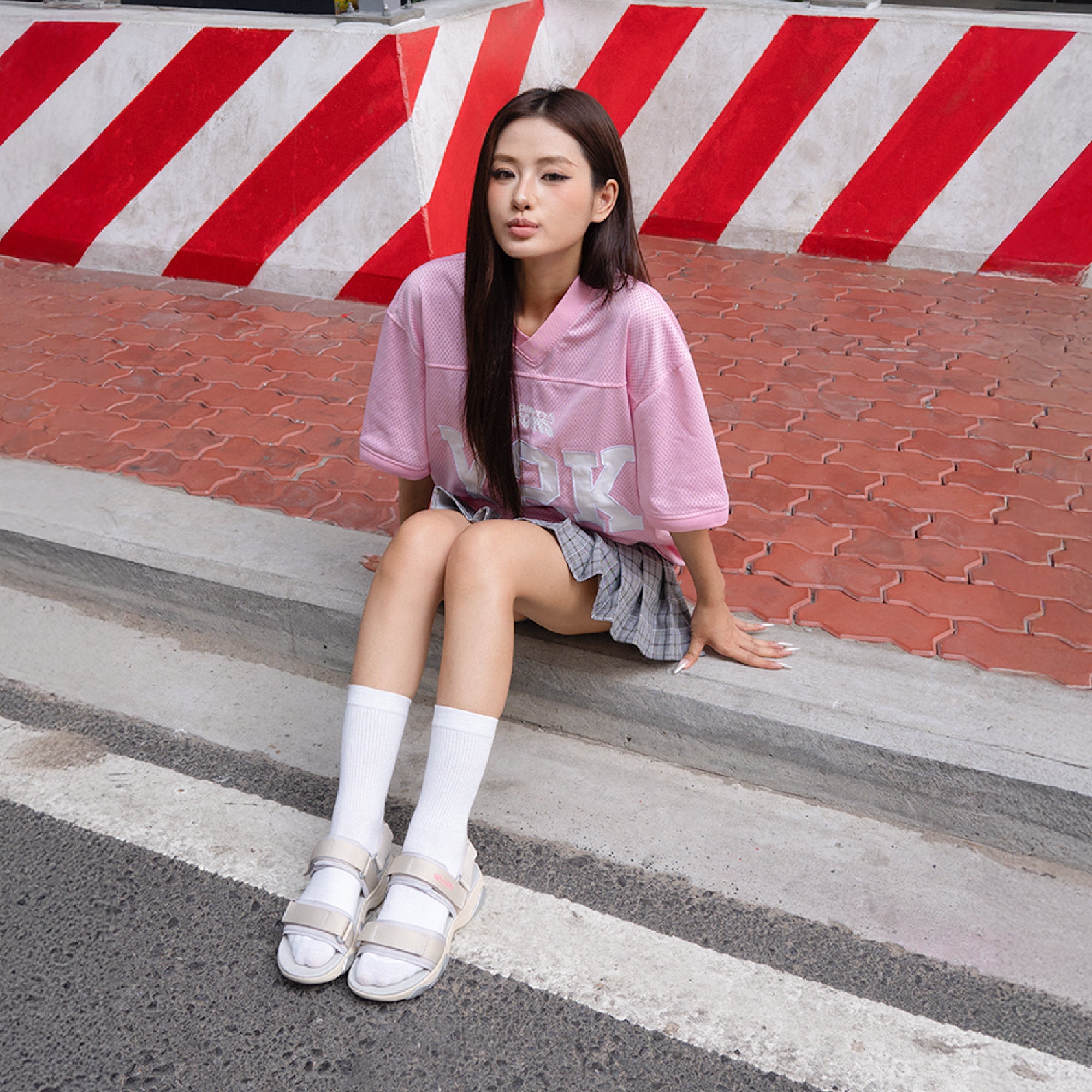 Sandal nữ Girly quai thun xám be