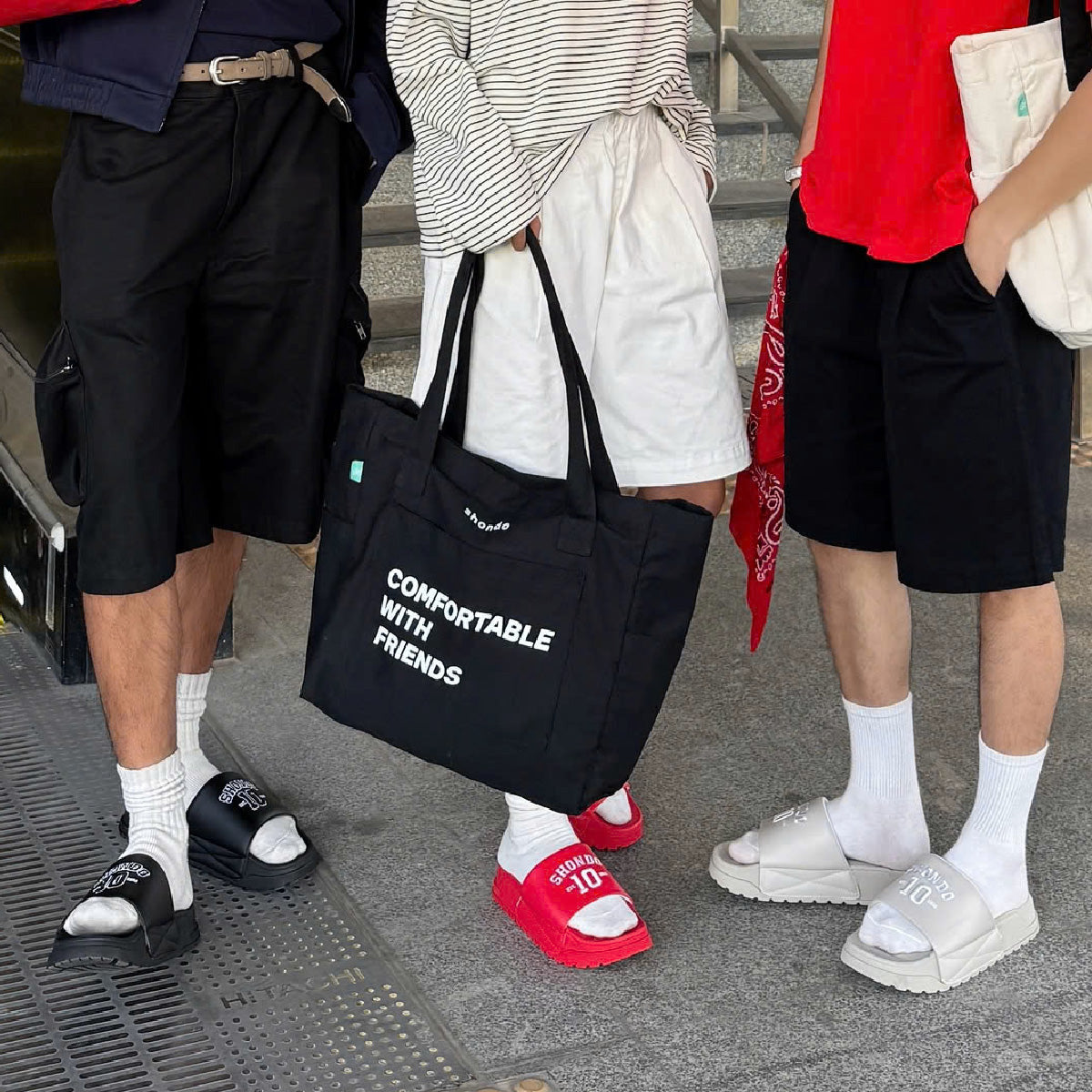 Trendy bread slippers 4 number 10 black