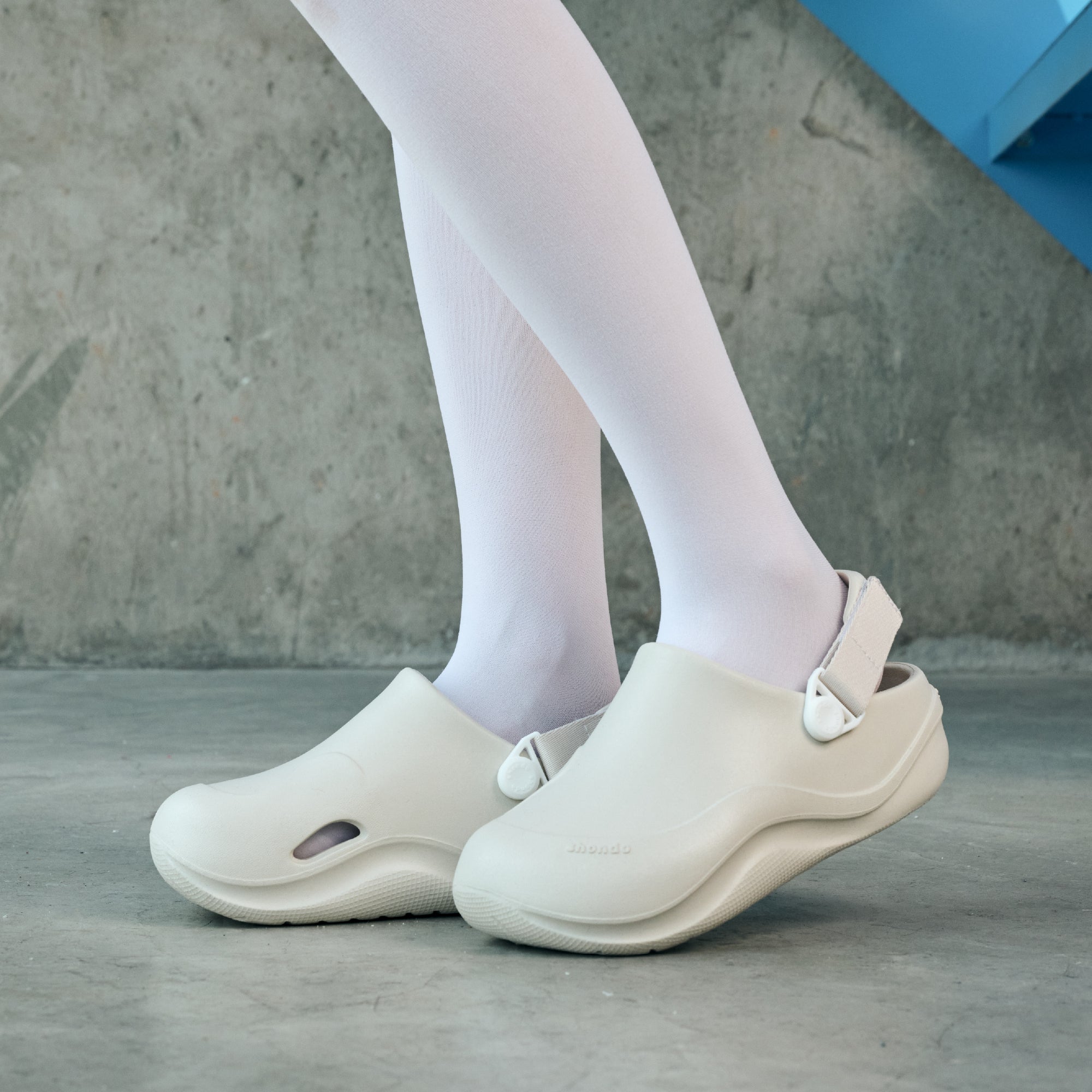 Clog SUKE nhựa đúc nam nữ xám