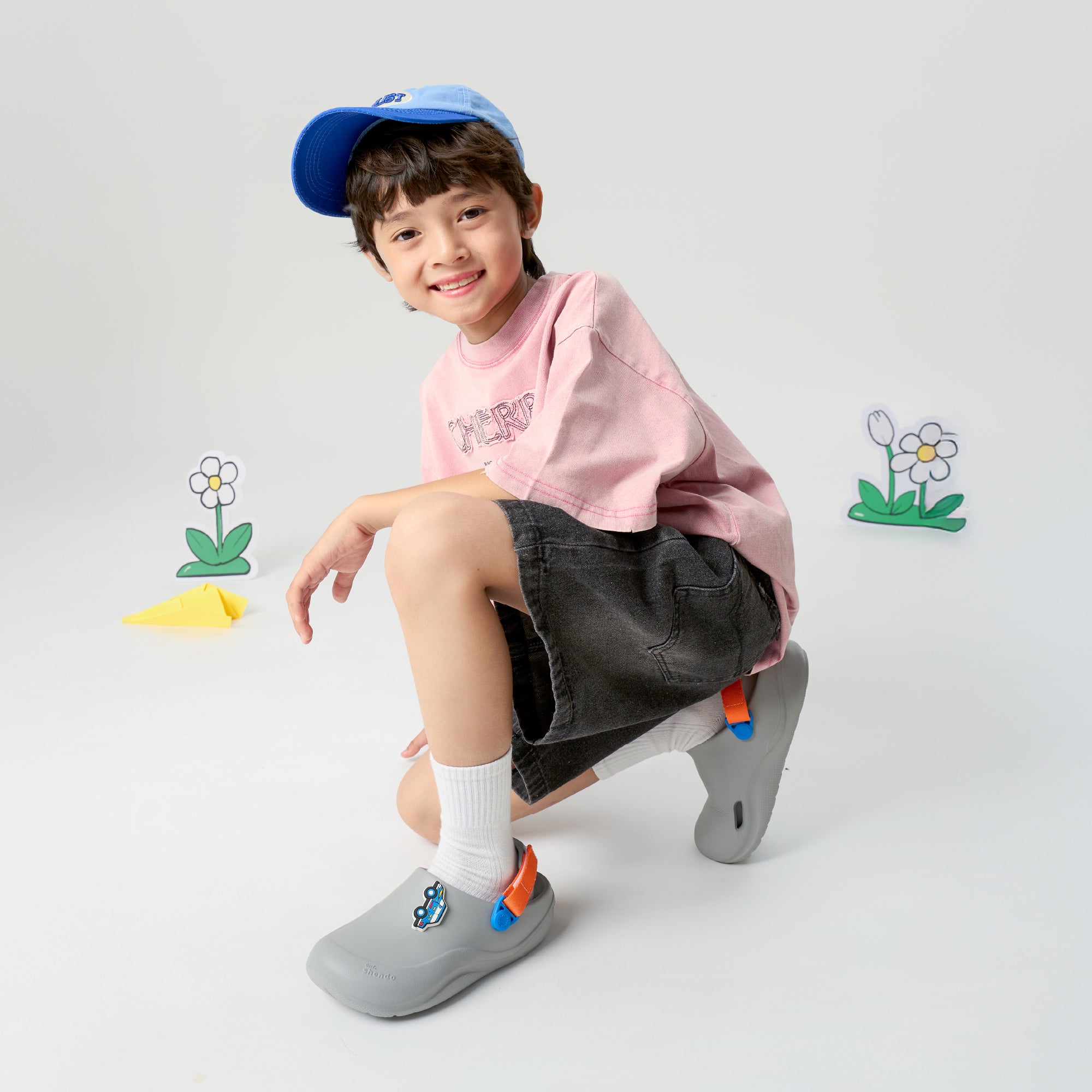 Clog Little Suke bé trai nhựa đúc xám