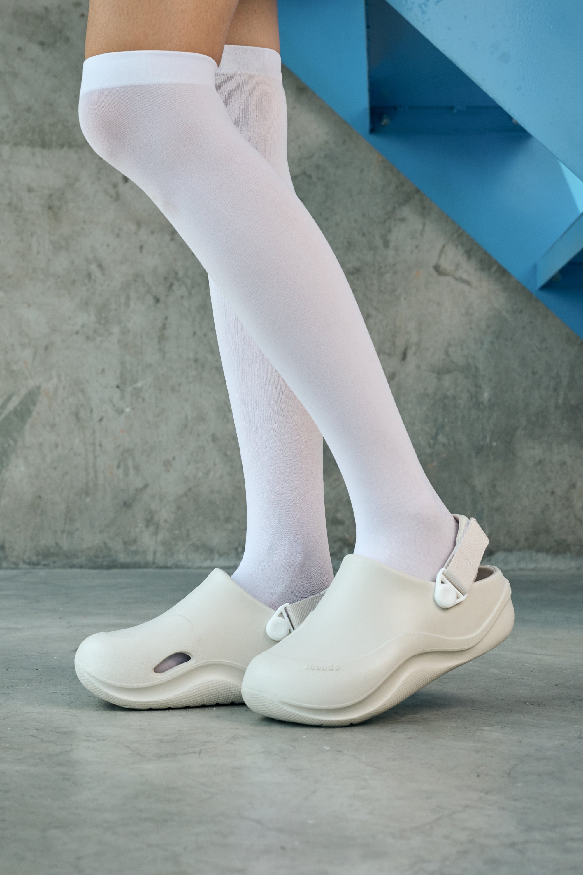 Clog SUKE nhựa đúc nam nữ xám