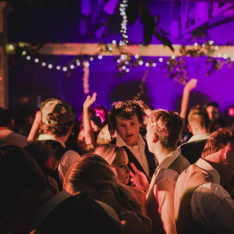 Prom là gì? Ý nghĩa và nguồn gốc của đêm dạ hội tuổi teen