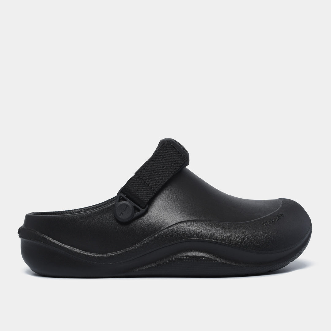 SUKE black plastic molded clogs for men and women