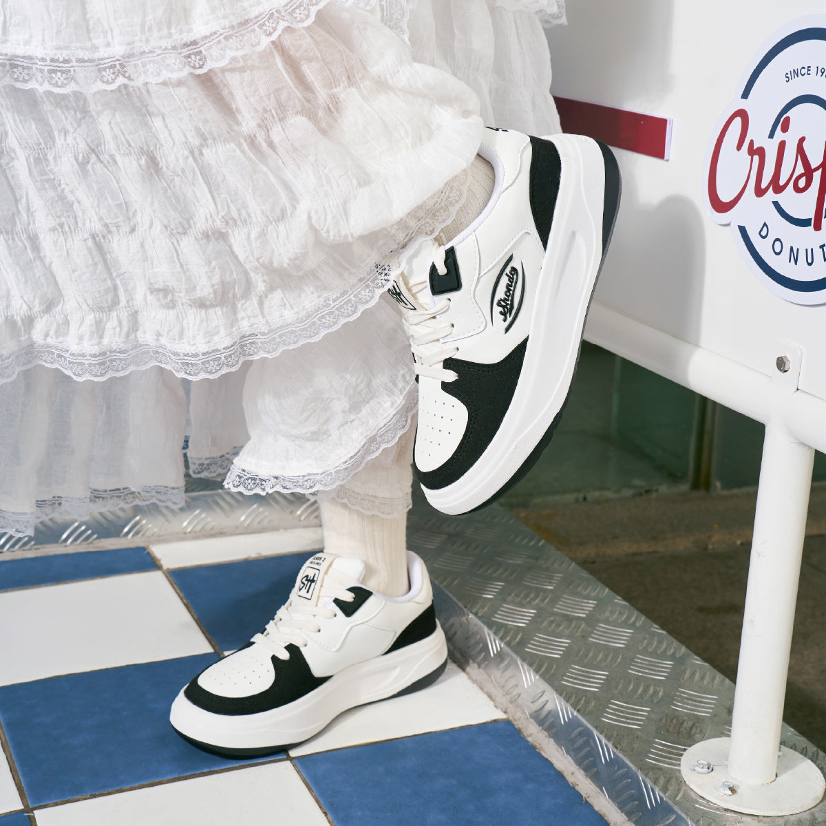 Giày sneaker Class 2 logo Shondo nam nữ trắng đen