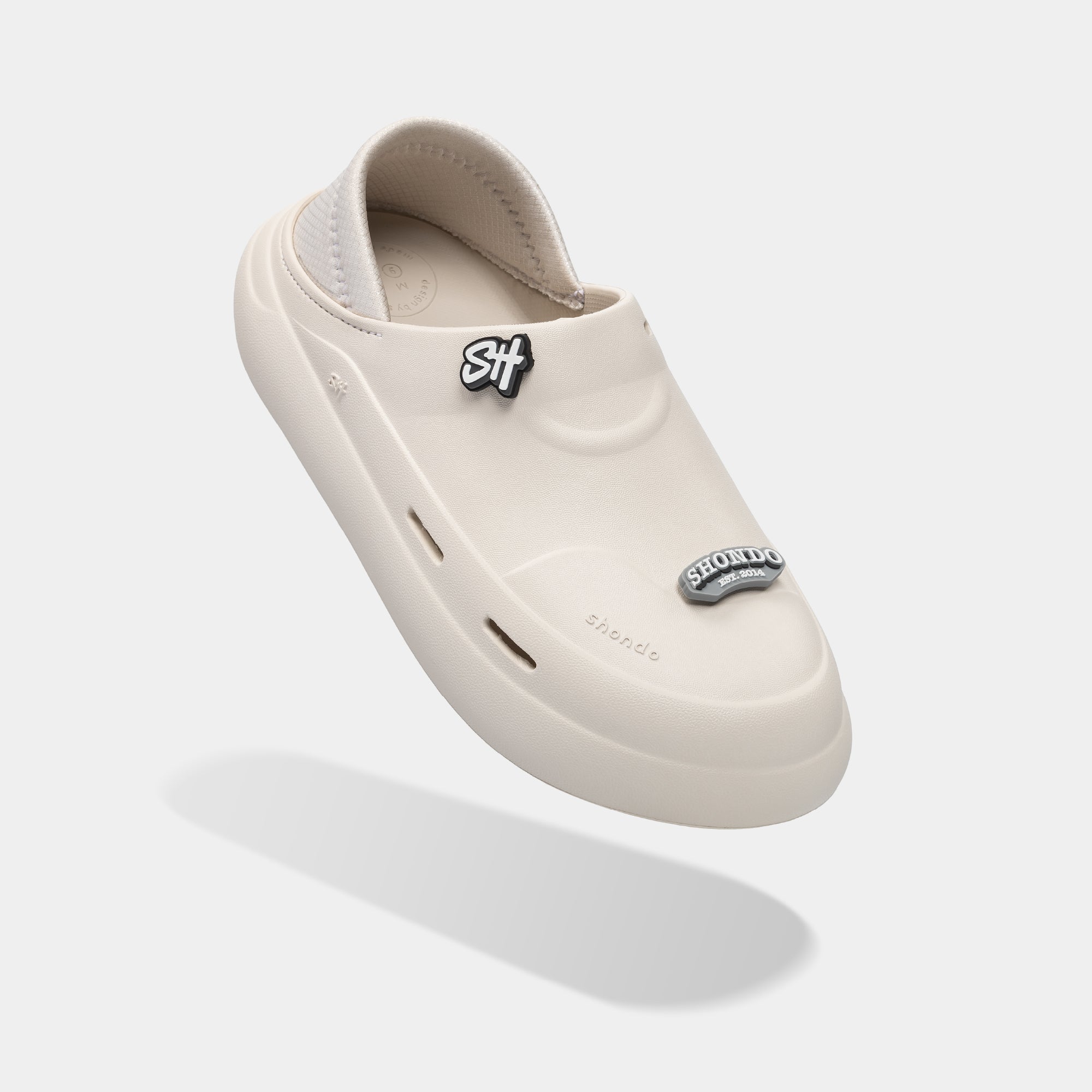 Giày sneaker Class 3 không cột dây trắng