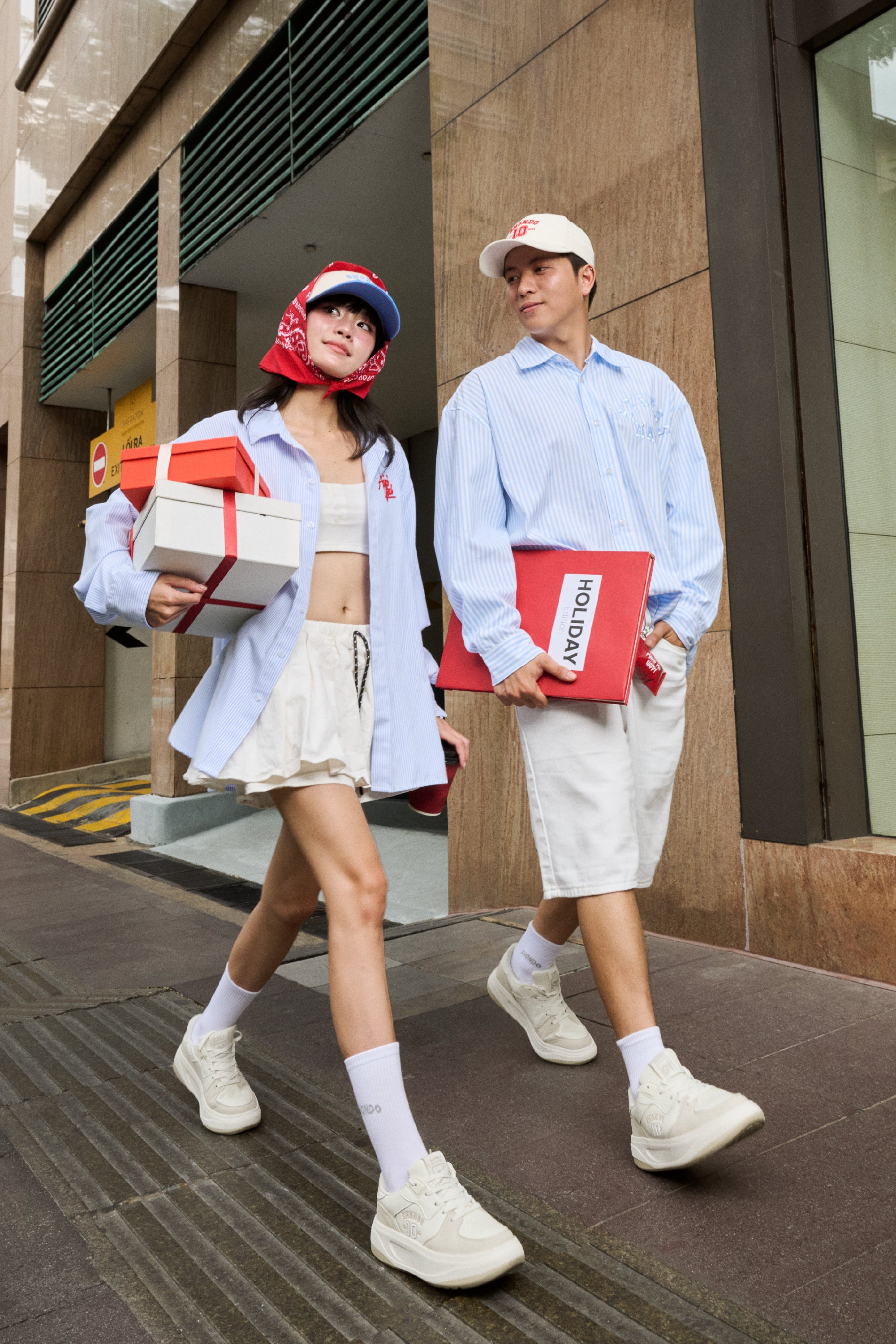 Giày sneaker Class 2 số 10 trắng nâu